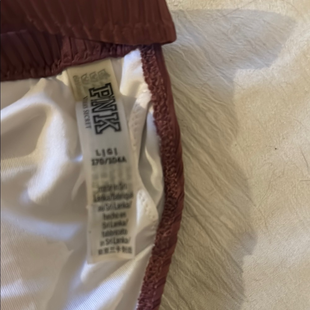 Stylish Ribbed Bikini Top - Picture 2 of 4